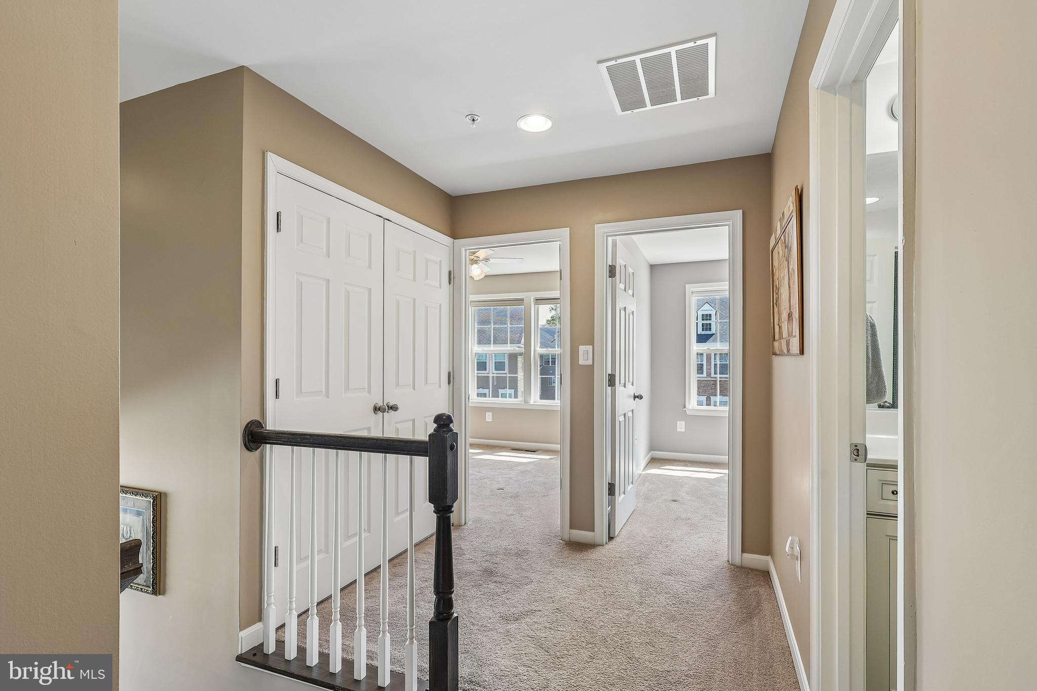 VILLAGGIO ENCLAVE - Residential