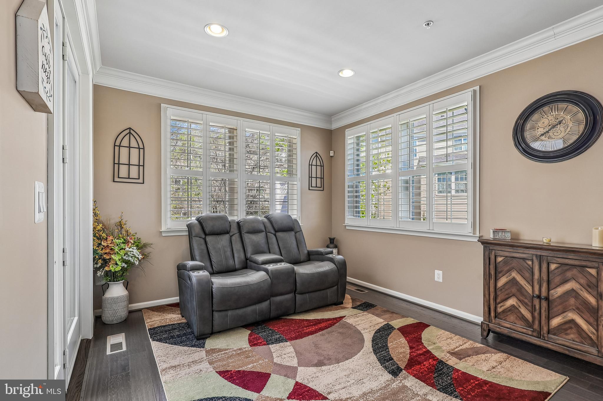 VILLAGGIO ENCLAVE - Residential