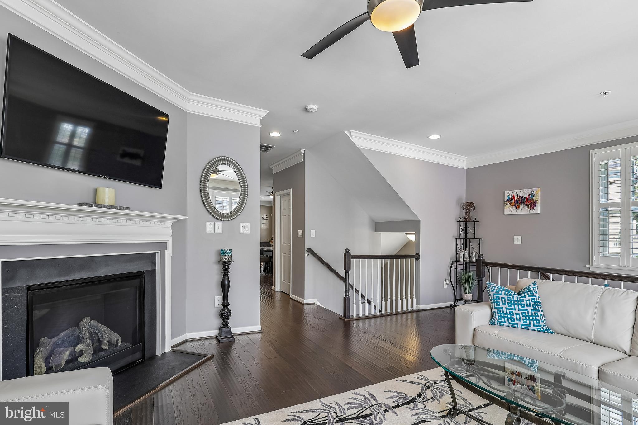 VILLAGGIO ENCLAVE - Residential