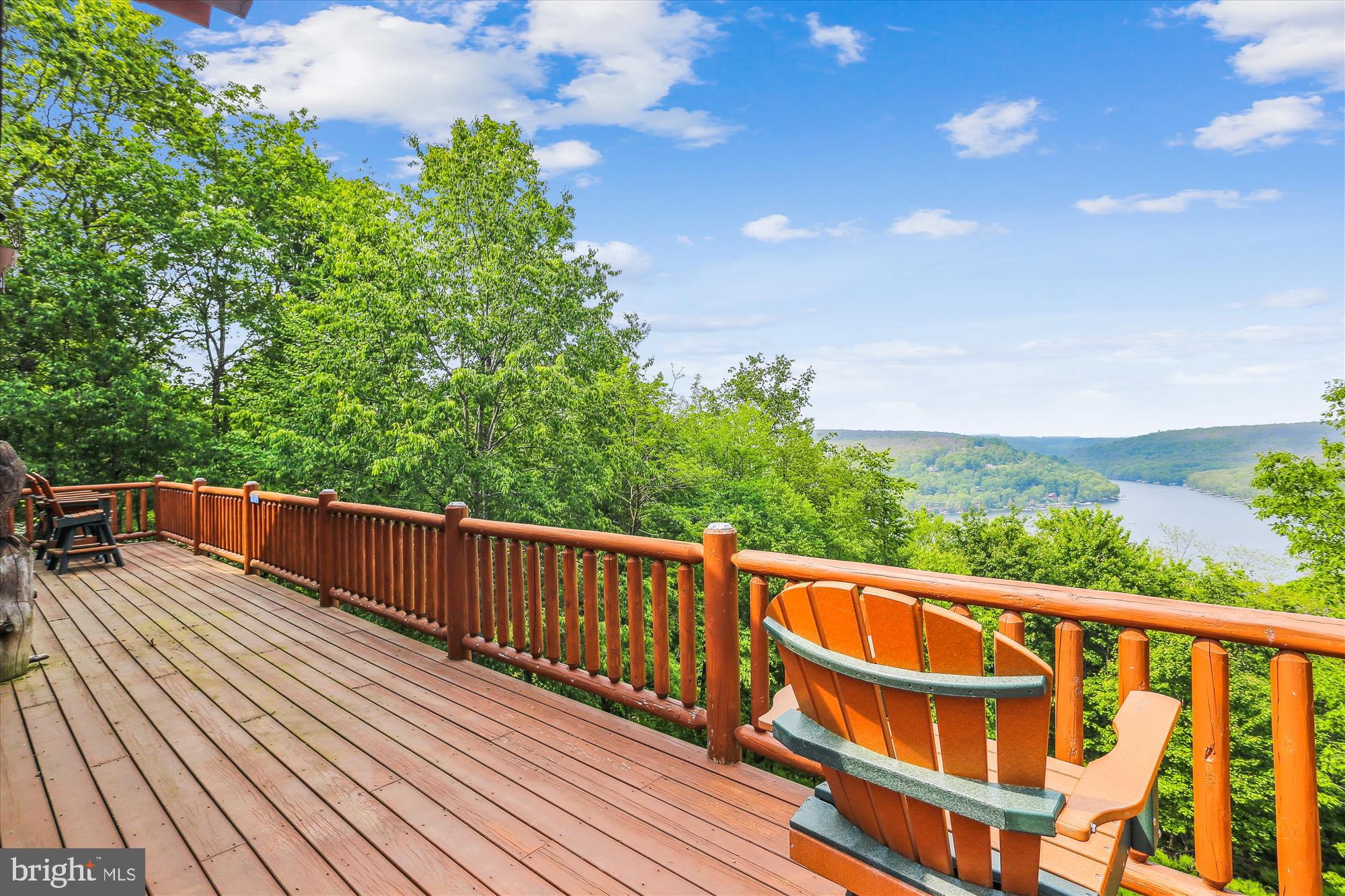 MOUNTAINSIDE - Residential