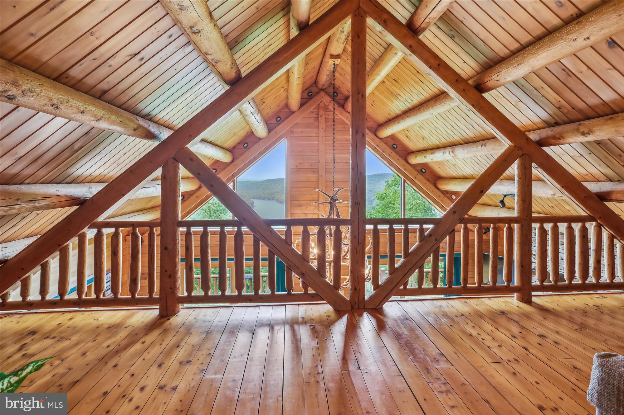 MOUNTAINSIDE - Residential