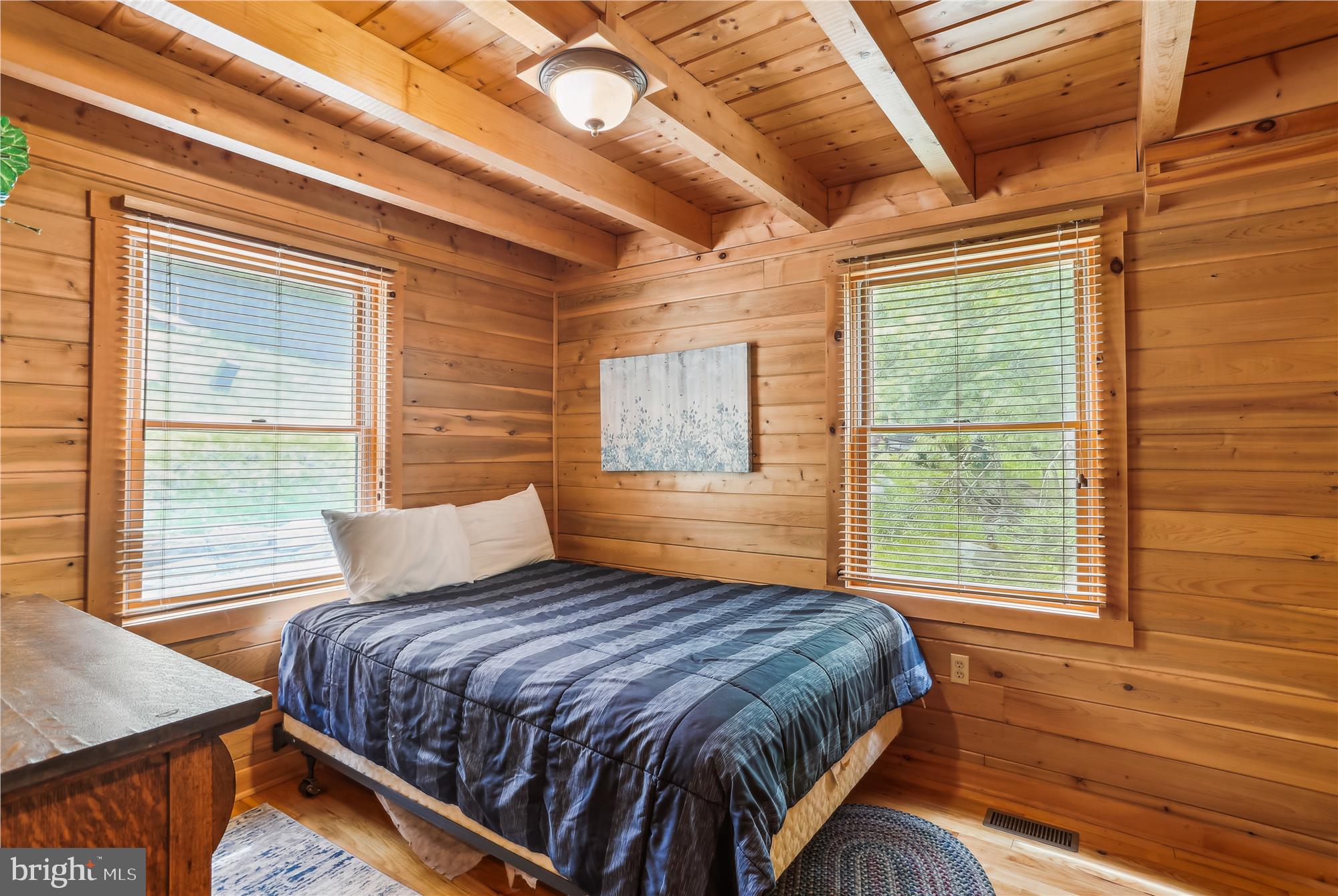 MOUNTAINSIDE - Residential