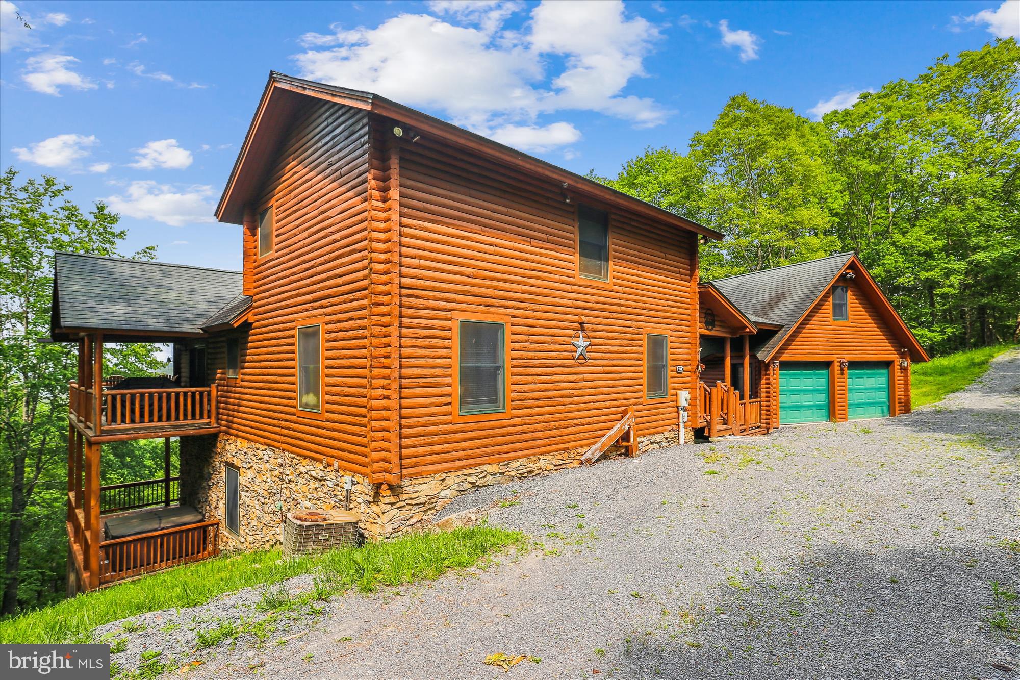 MOUNTAINSIDE - Residential