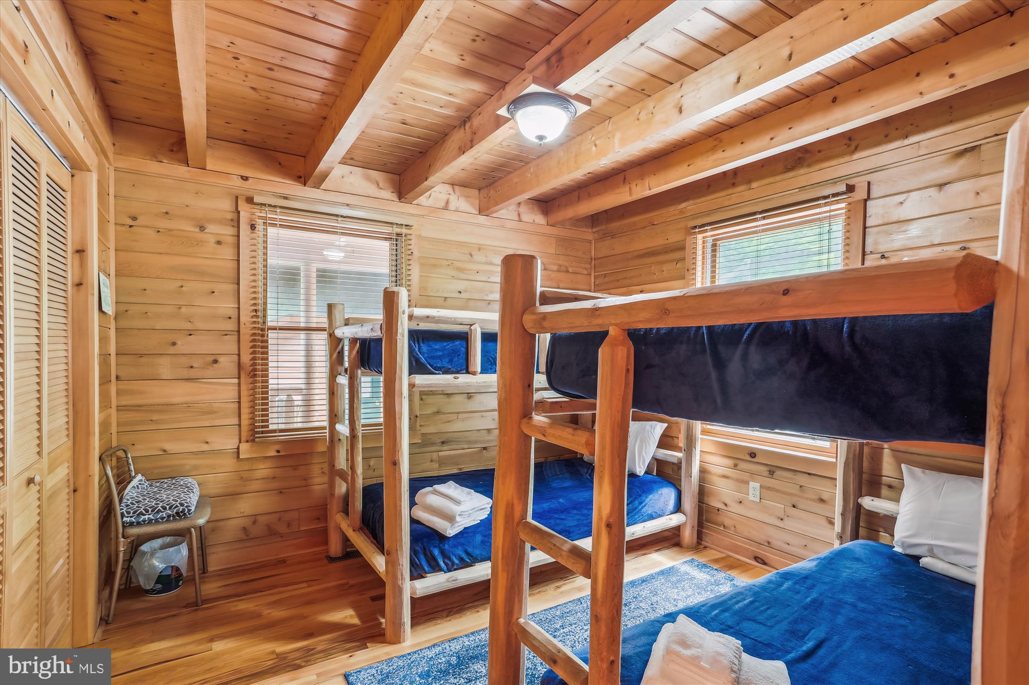 MOUNTAINSIDE - Residential