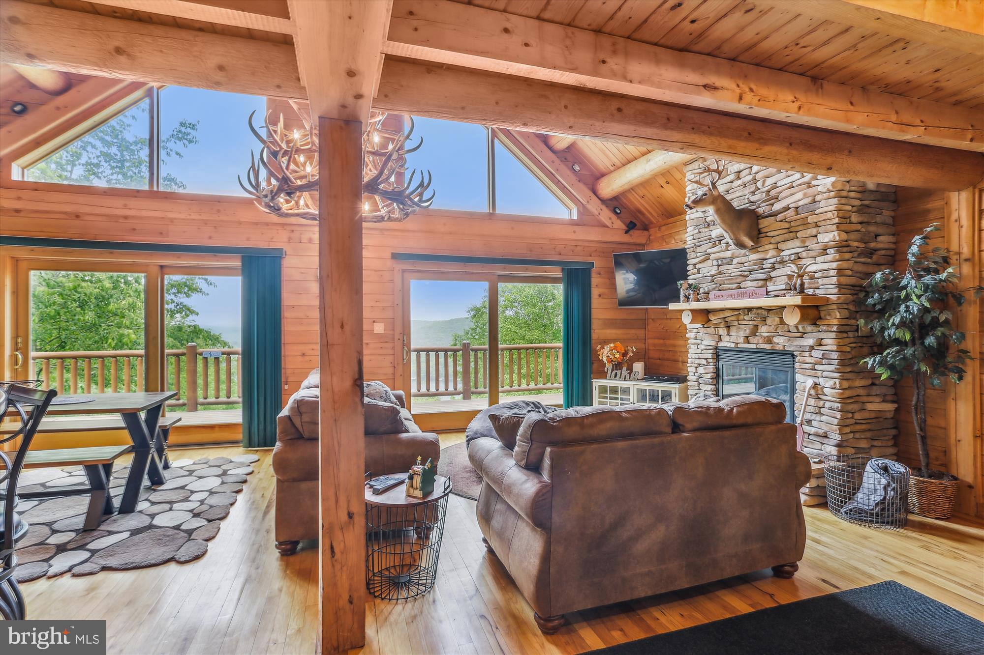 MOUNTAINSIDE - Residential