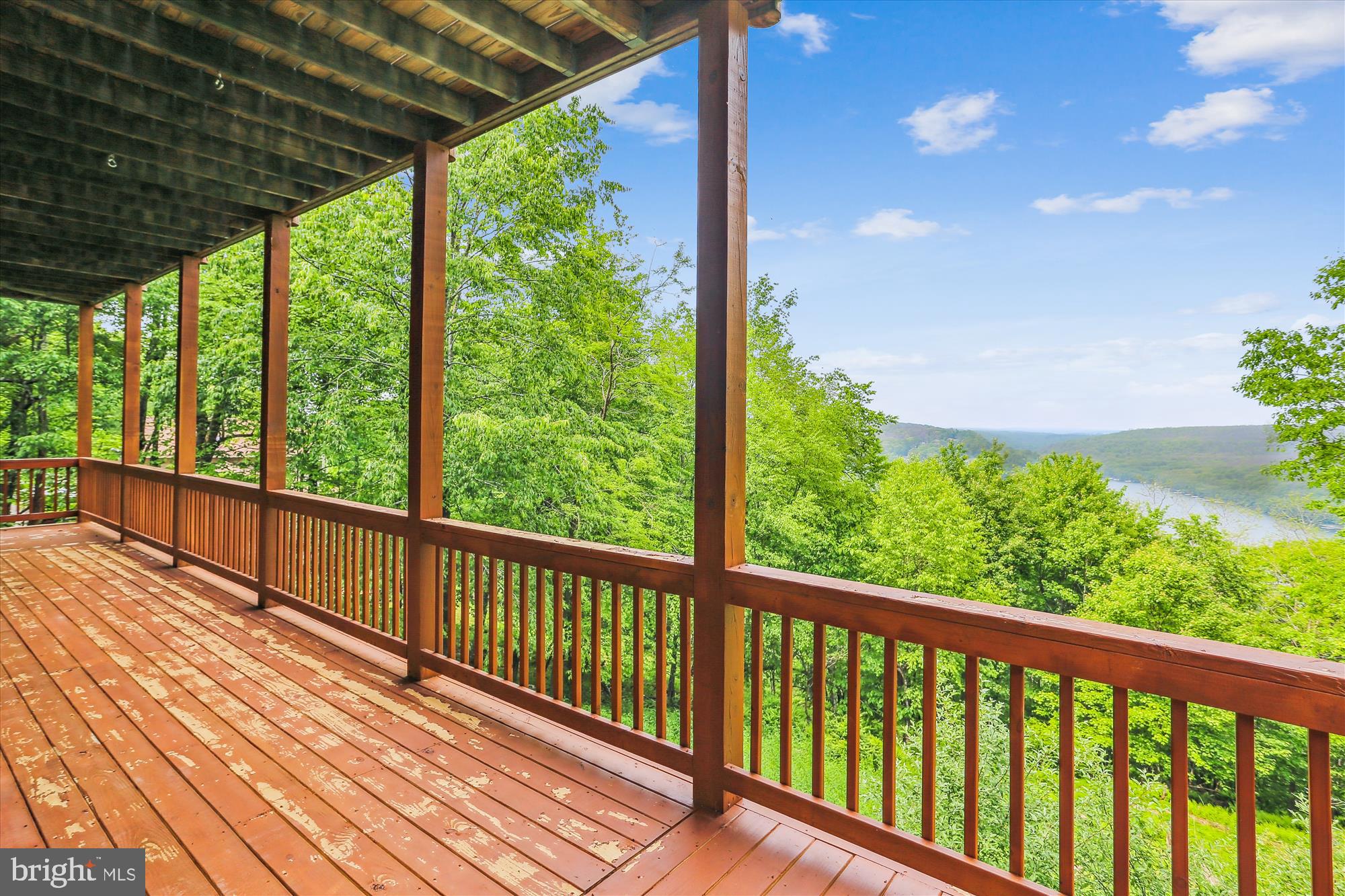 MOUNTAINSIDE - Residential