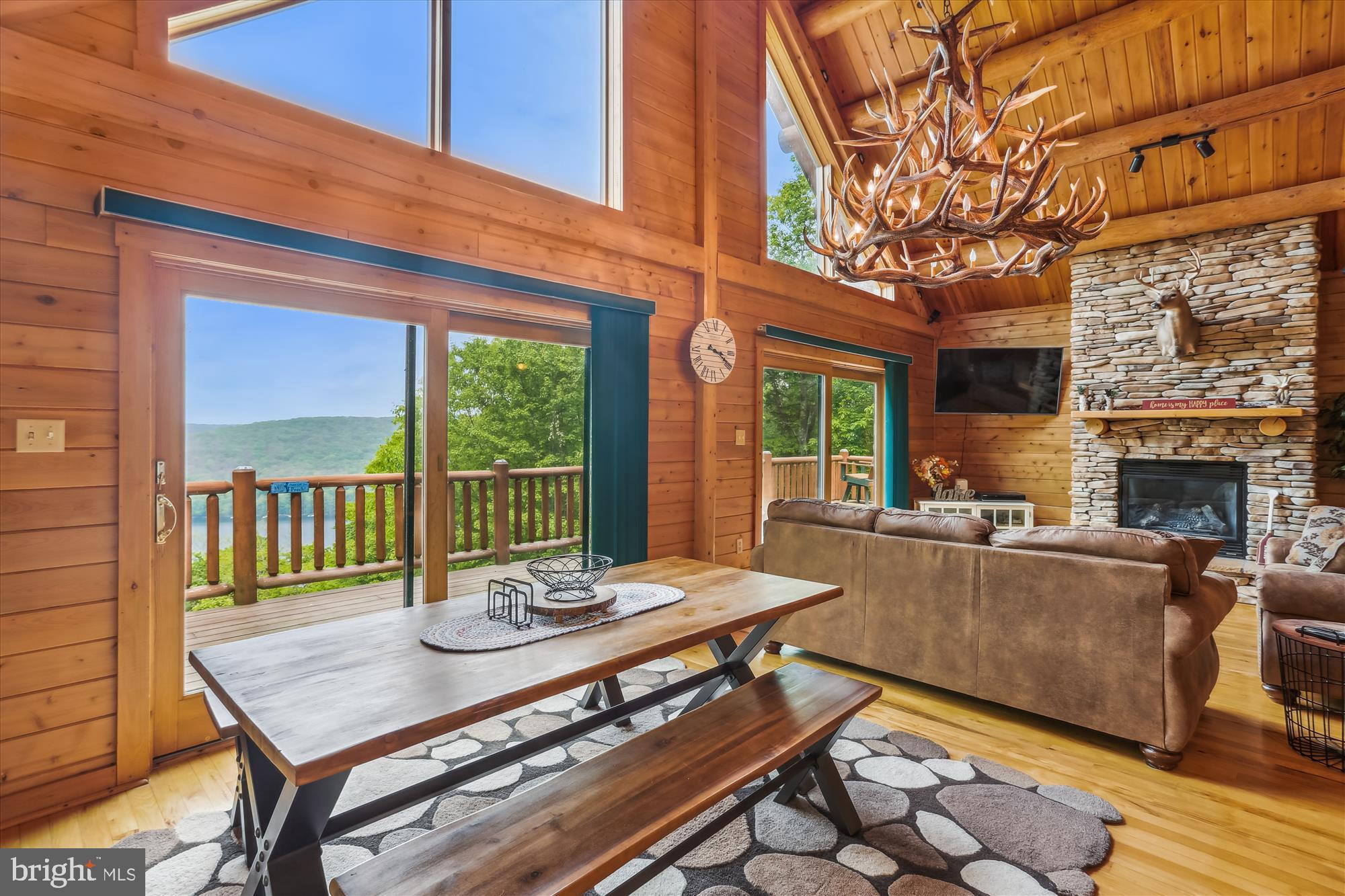 MOUNTAINSIDE - Residential