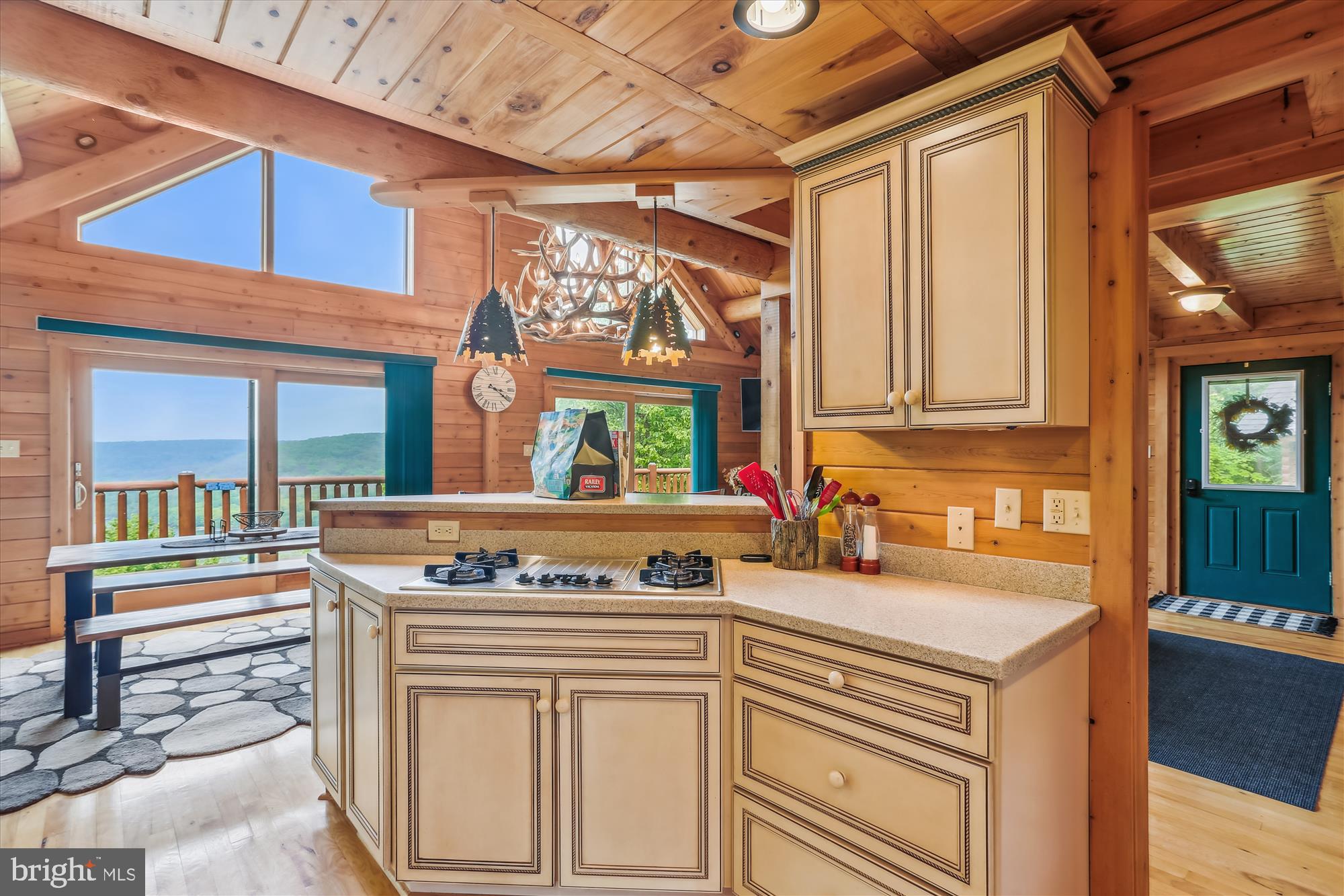 MOUNTAINSIDE - Residential