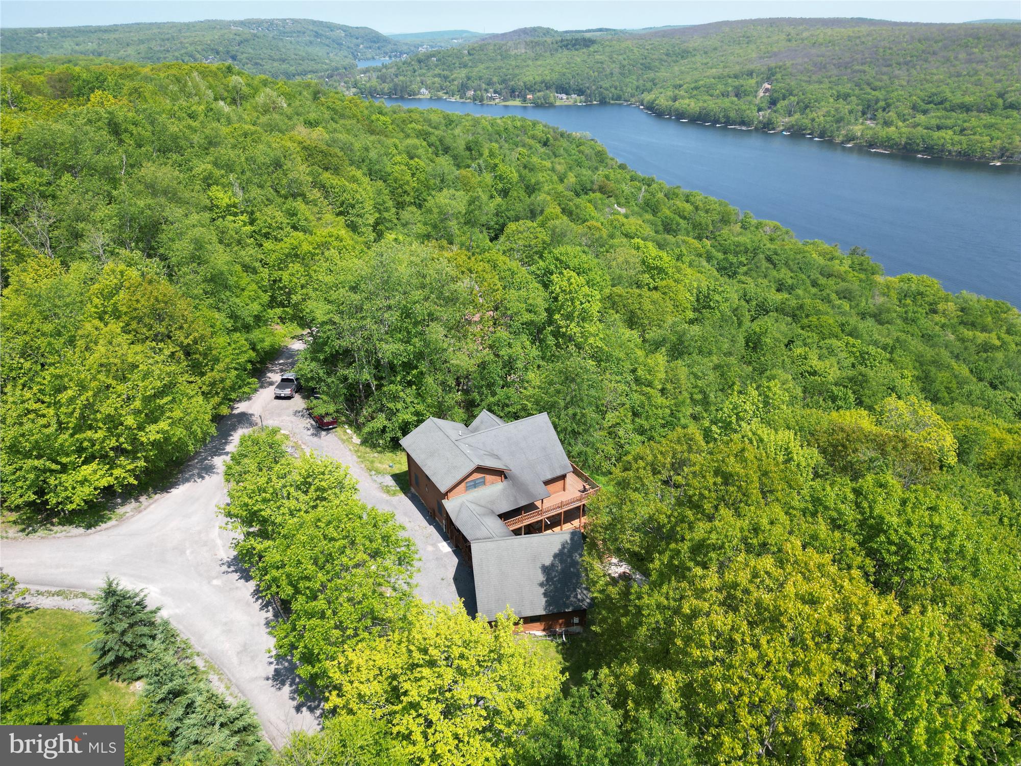 MOUNTAINSIDE - Residential