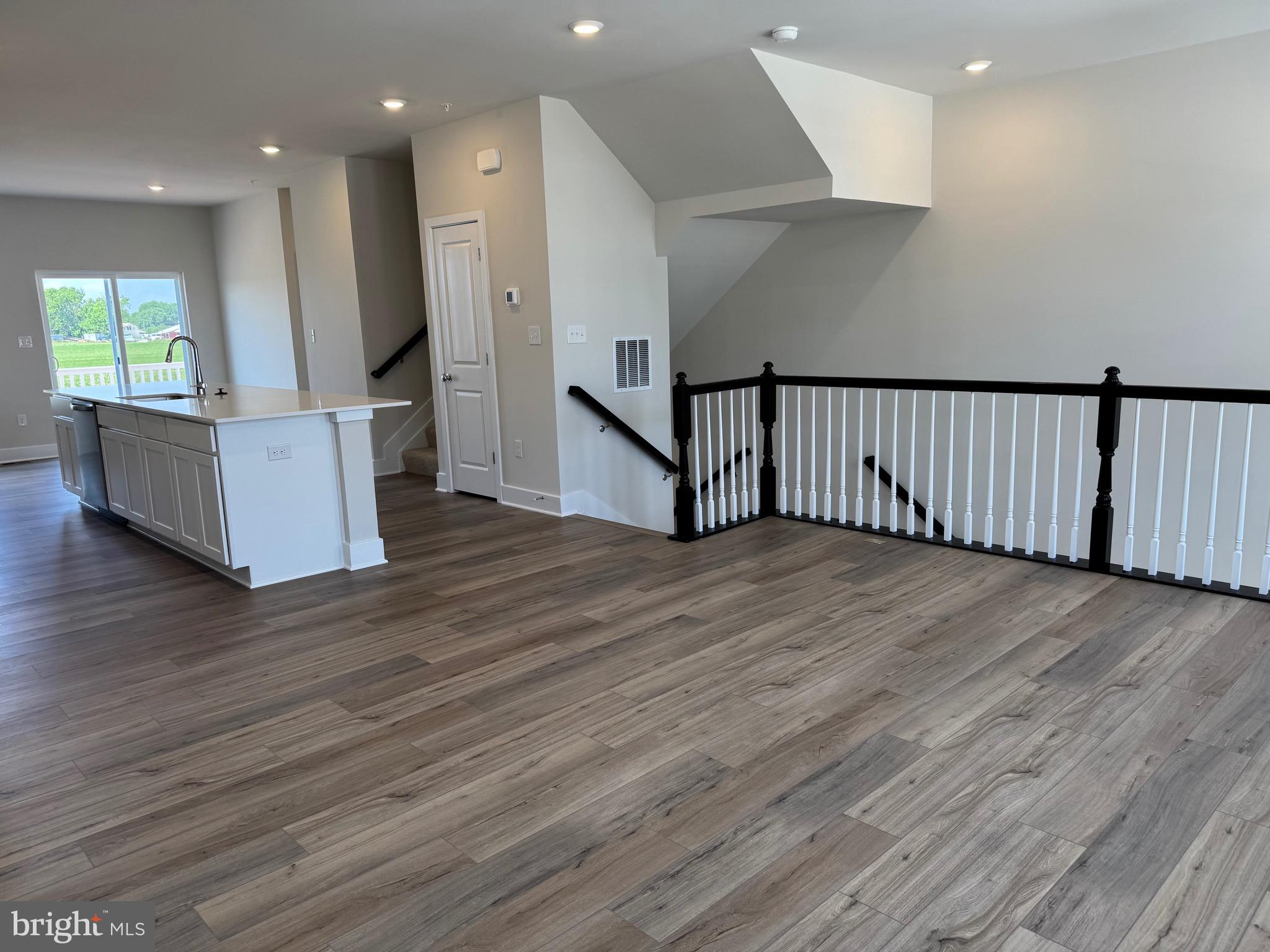 1312 LAKE LUCERNE LN
