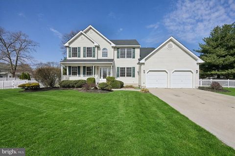 8 TOBY WELLS COURT DELRAN NJ 08075