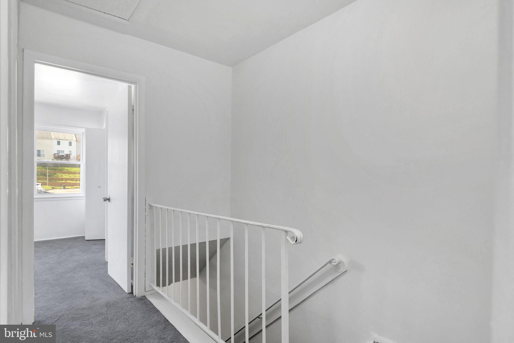 VILLAGE GATE - Residential