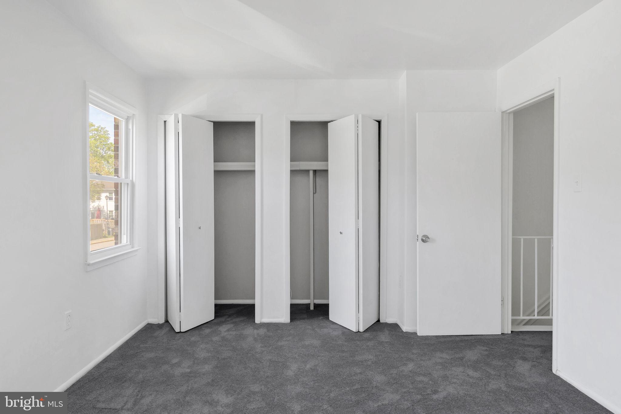 VILLAGE GATE - Residential