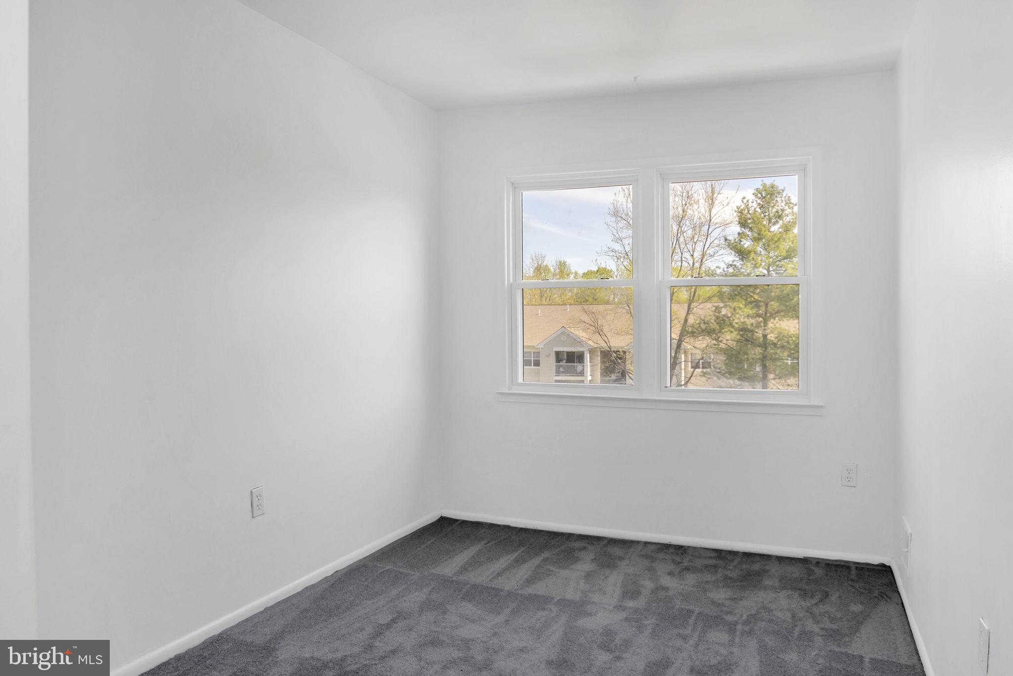 VILLAGE GATE - Residential