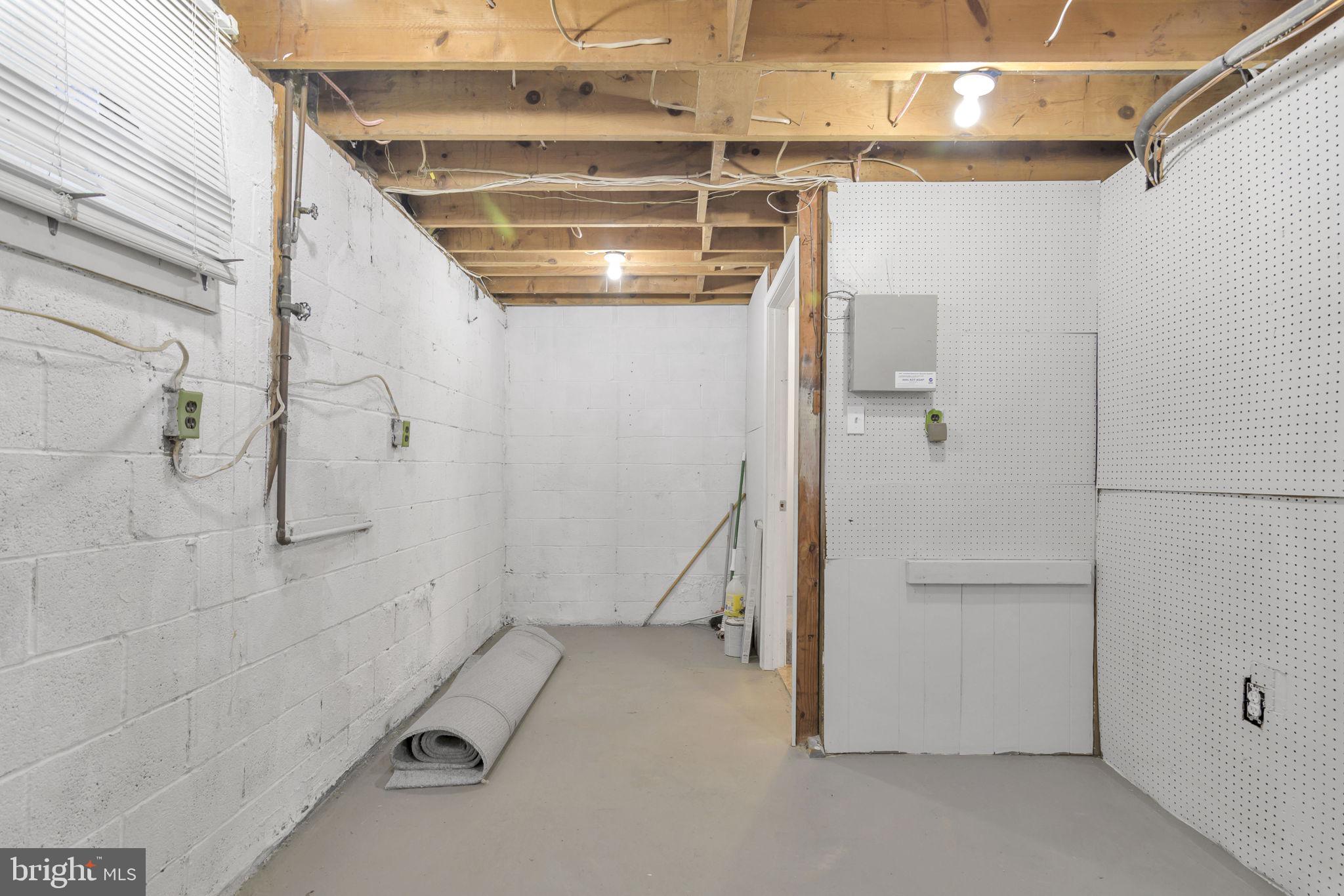 VILLAGE GATE - Residential