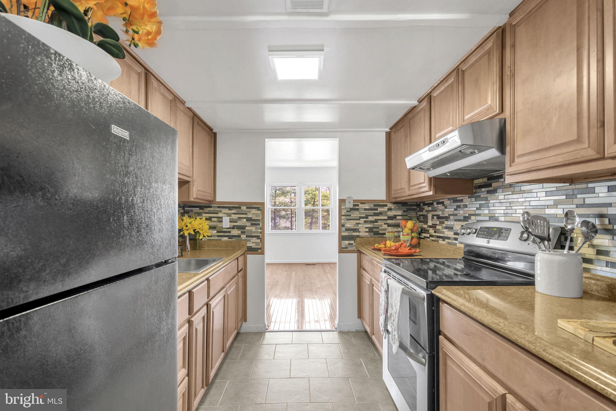 VILLAGE GATE - Residential