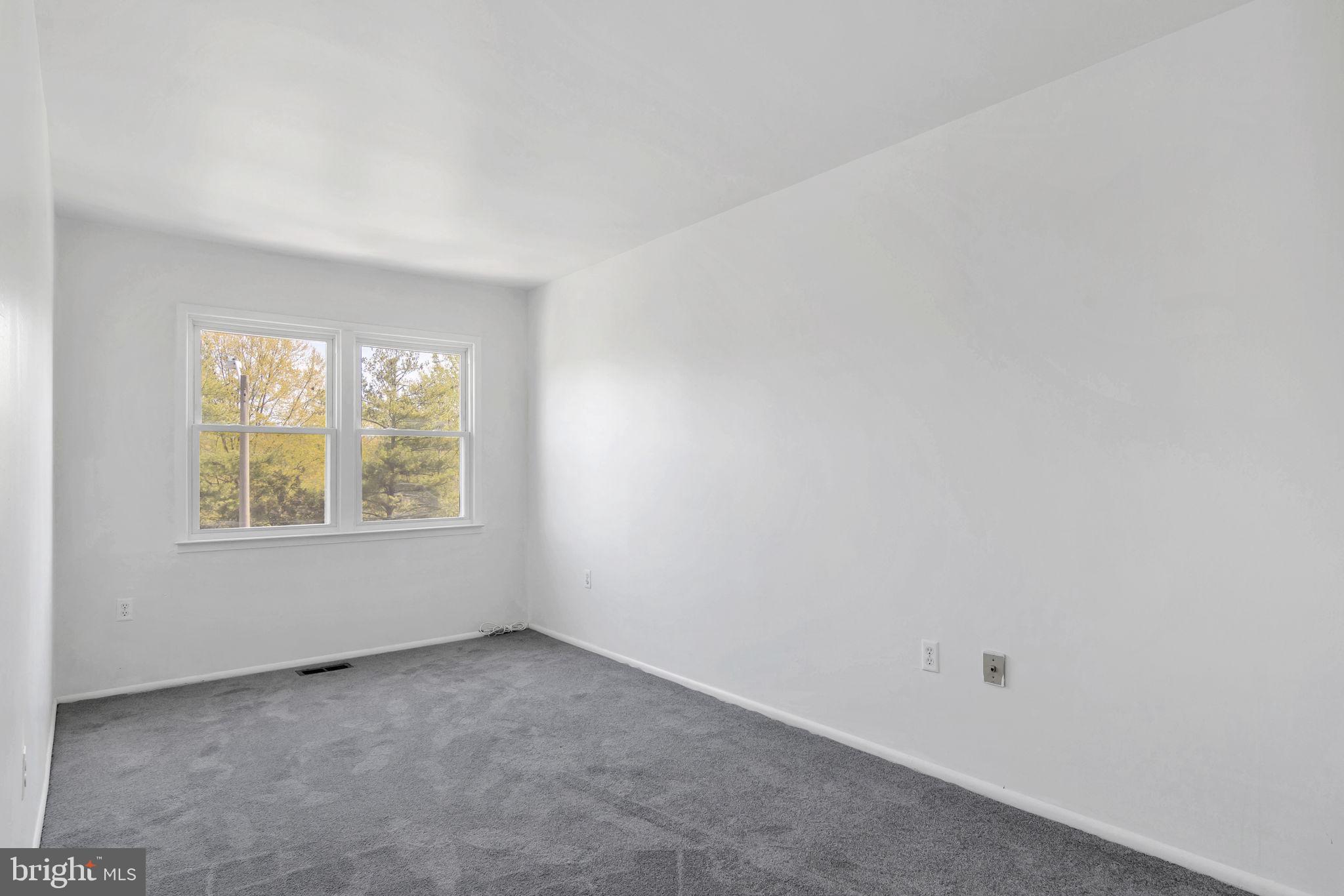 VILLAGE GATE - Residential