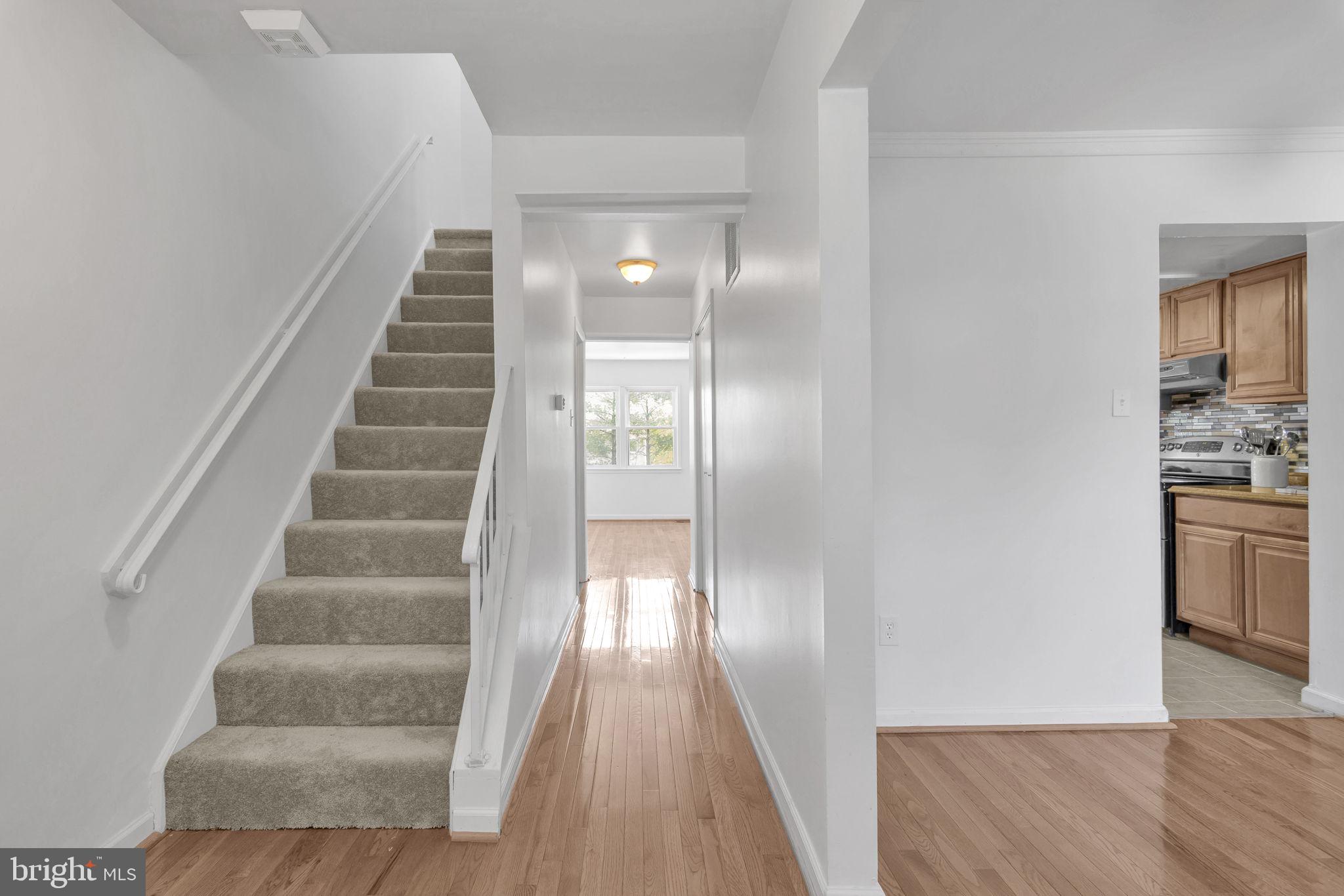 VILLAGE GATE - Residential