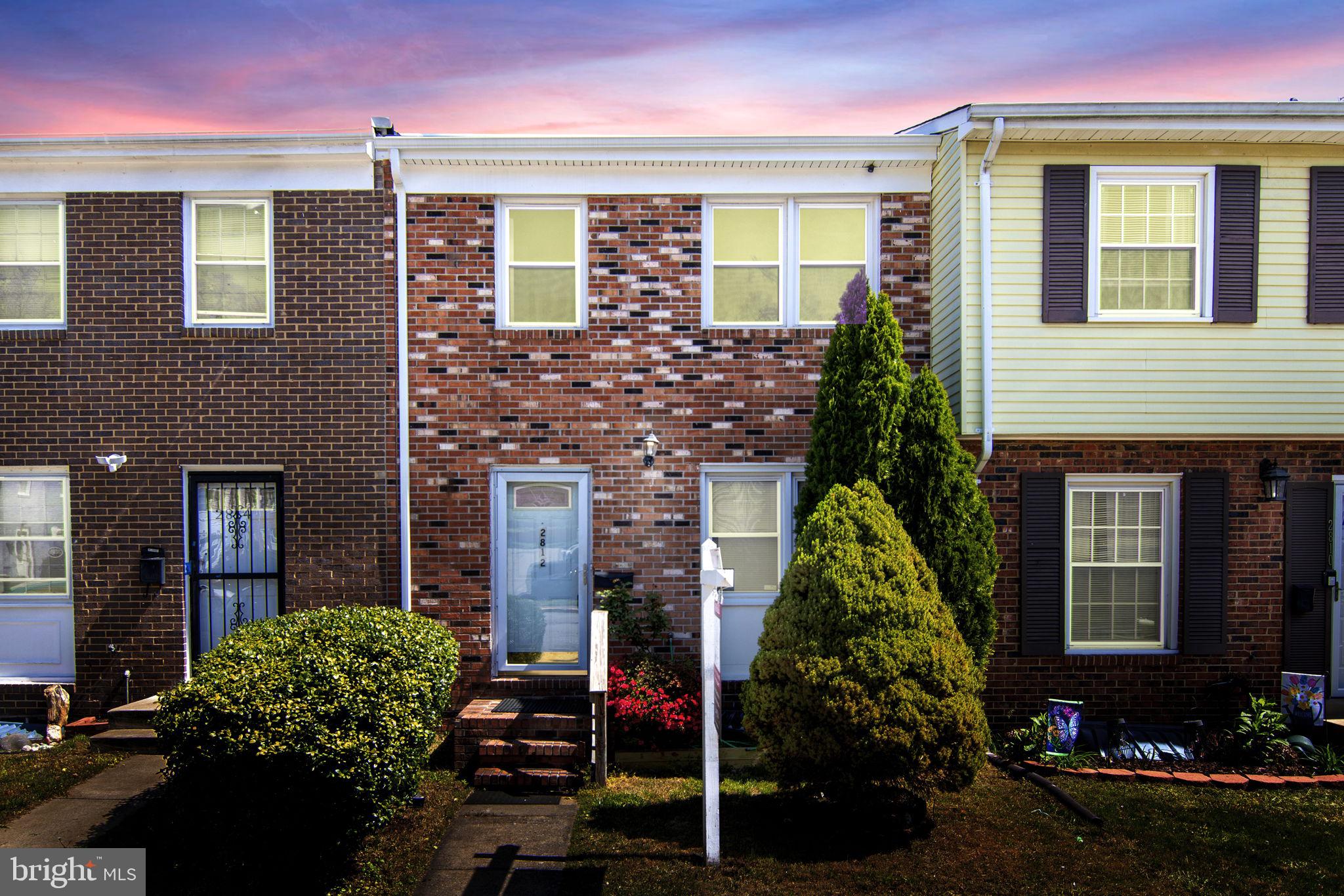 VILLAGE GATE - Residential