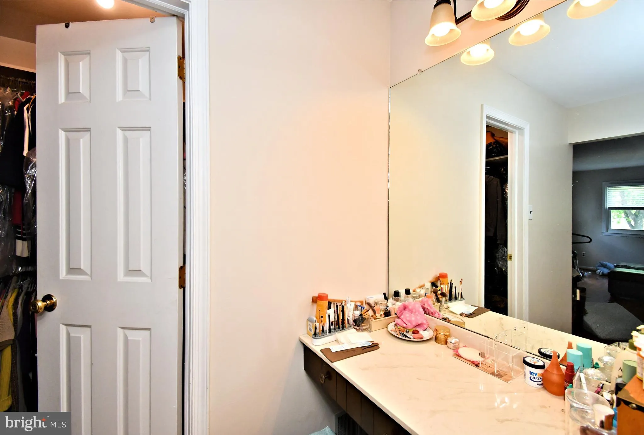 Wayne, Pennsylvania 19087, United States, 4 Bedrooms Bedrooms, ,3 BathroomsBathrooms,Residential,Active,122428