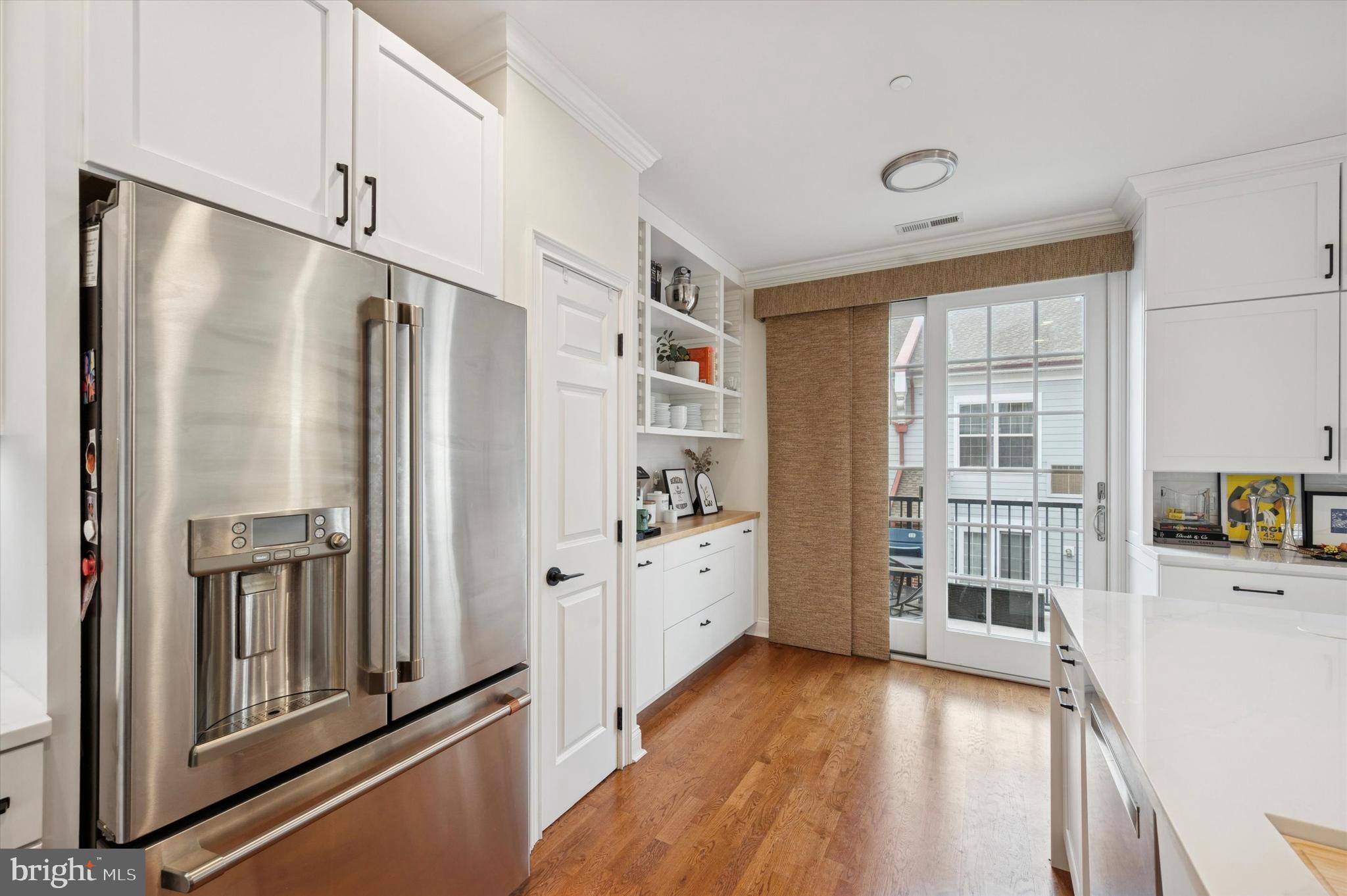 NAVAL SQUARE - Residential