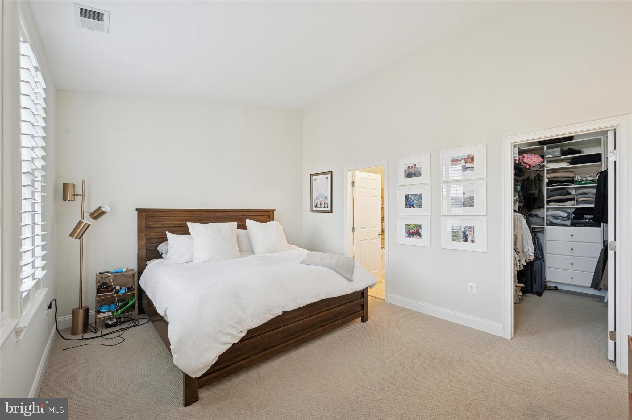 NAVAL SQUARE - Residential