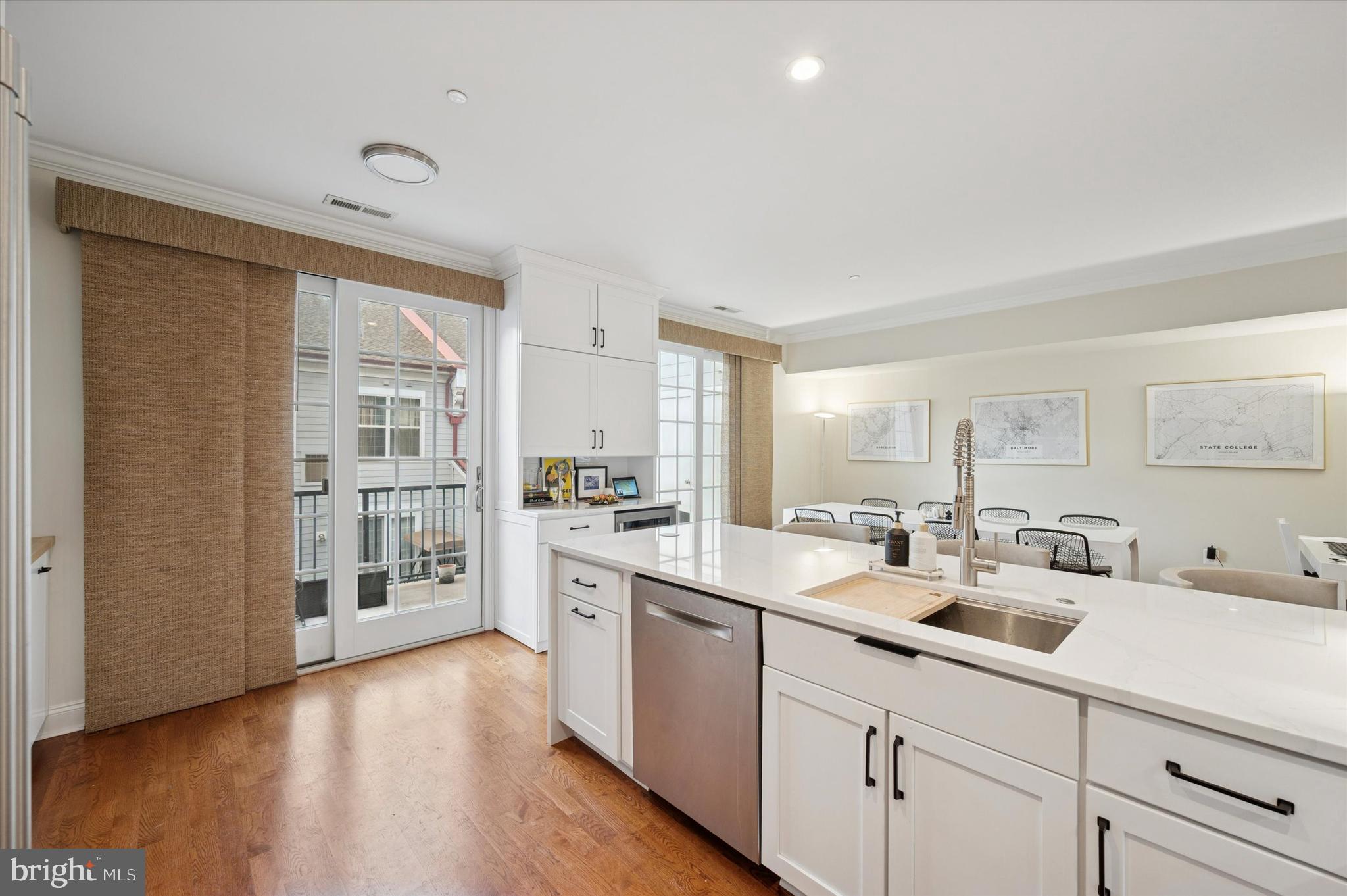 NAVAL SQUARE - Residential