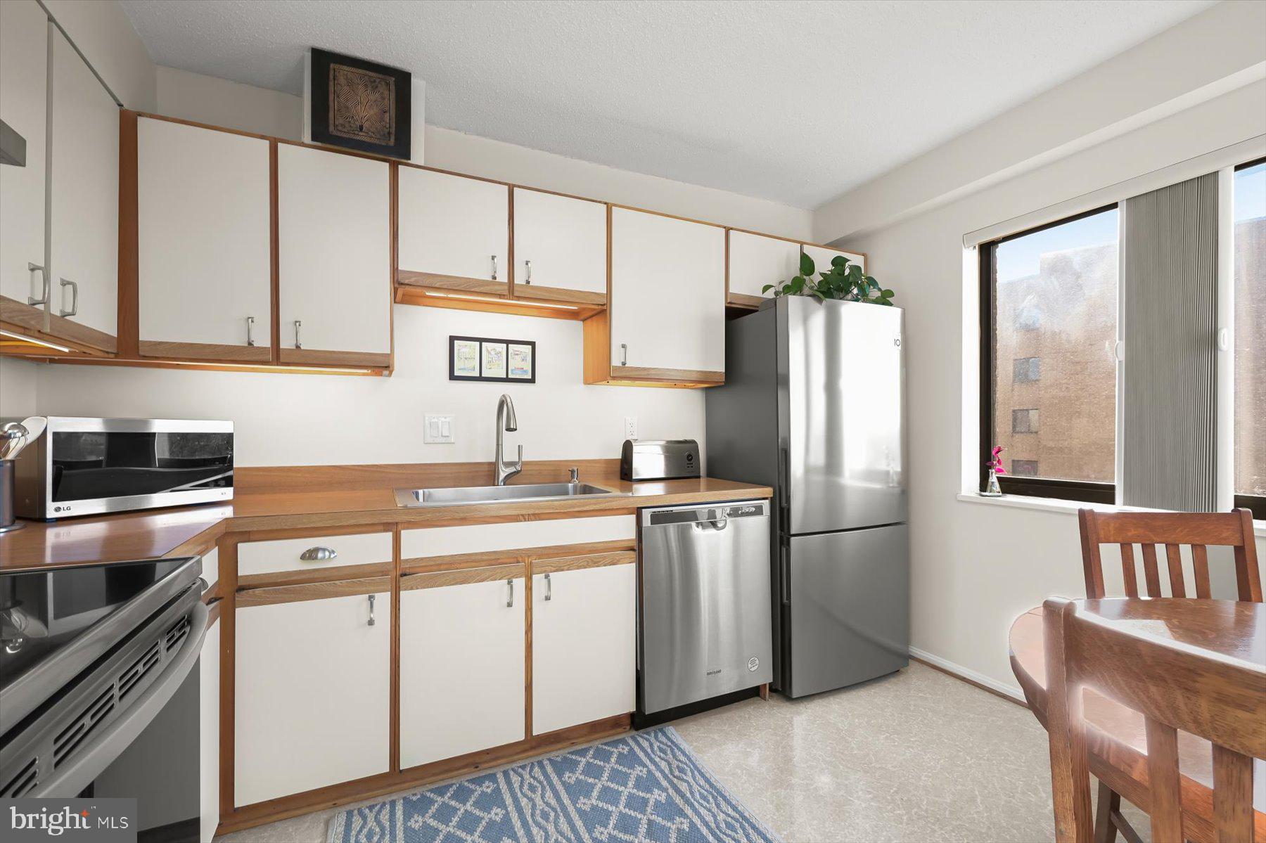 GREENS AT LEISURE WORLD - Residential