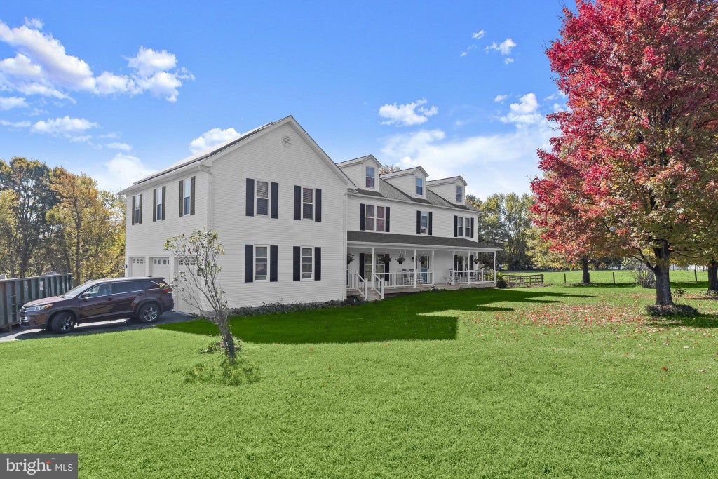Photo of 617 Oak Tree Road, WESTMINSTER, MD 21157 (MLS # MDCR2038488)