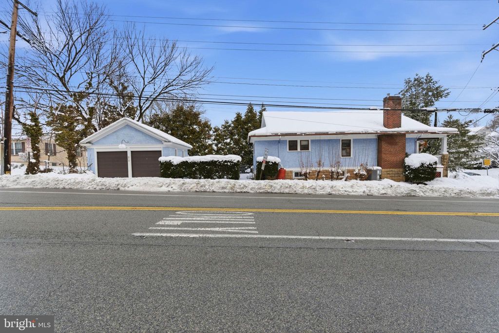 Photo of 358 Oak Road, GLENSIDE, PA 19038 (MLS # PAMC2167550)