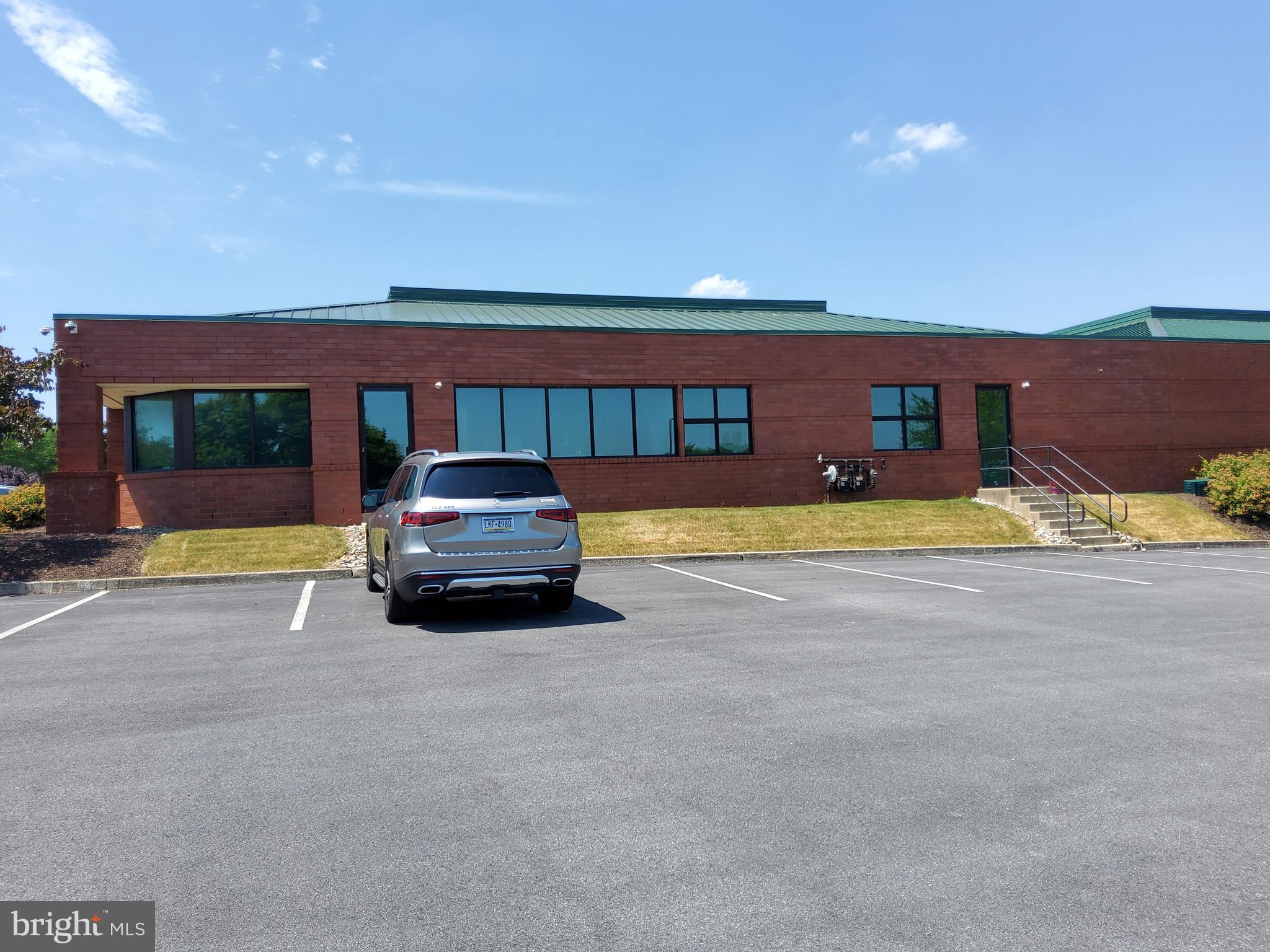 WYOMISSING - Commercial Sale