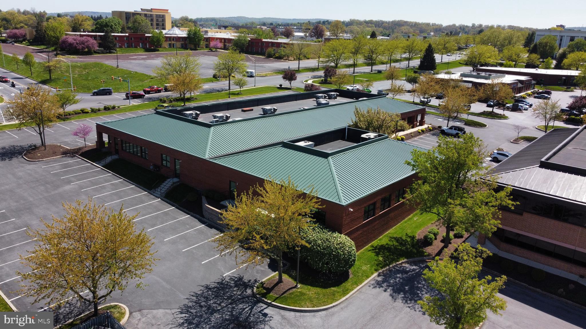 WYOMISSING - Commercial Sale