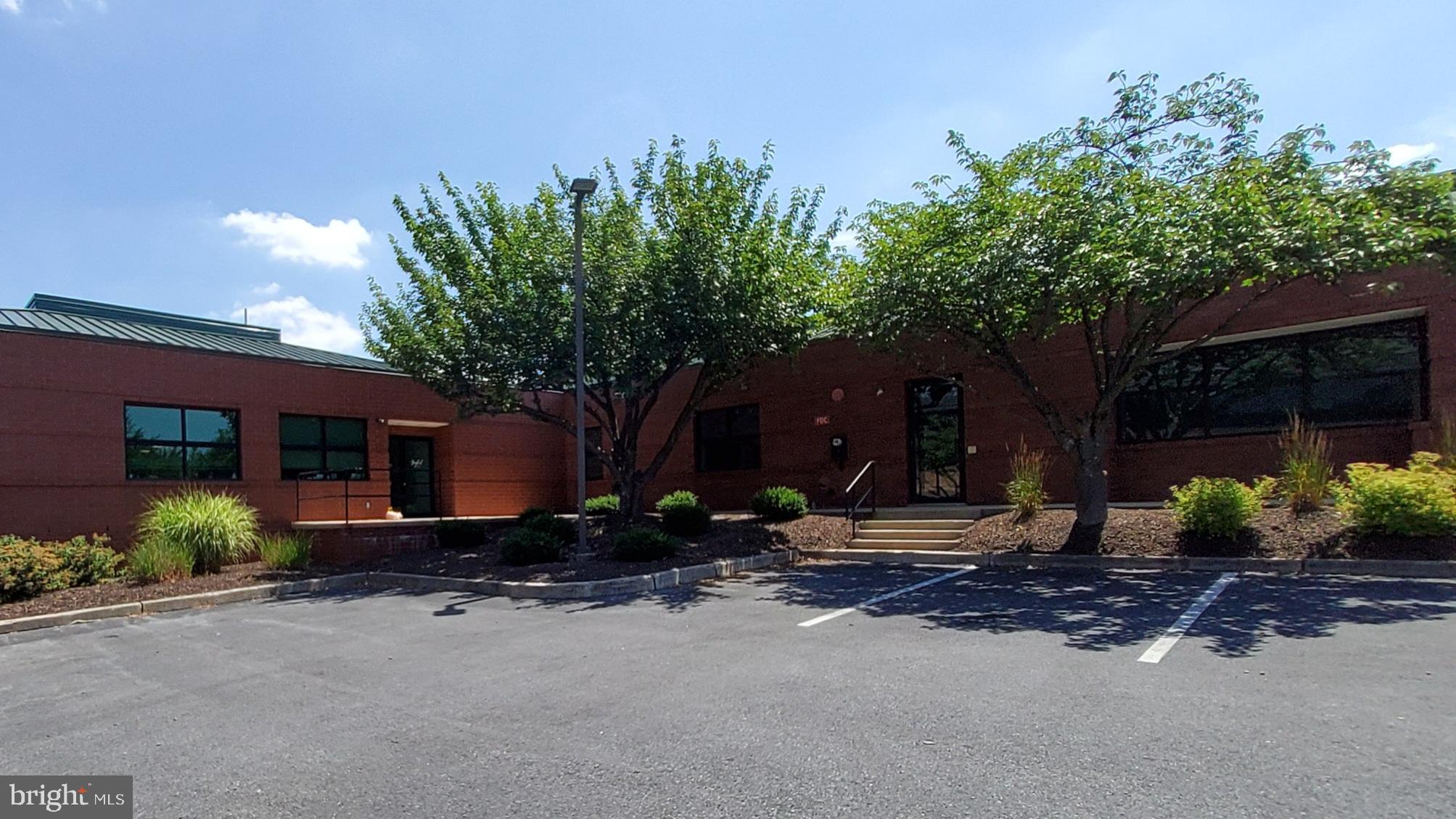 WYOMISSING - Commercial Sale