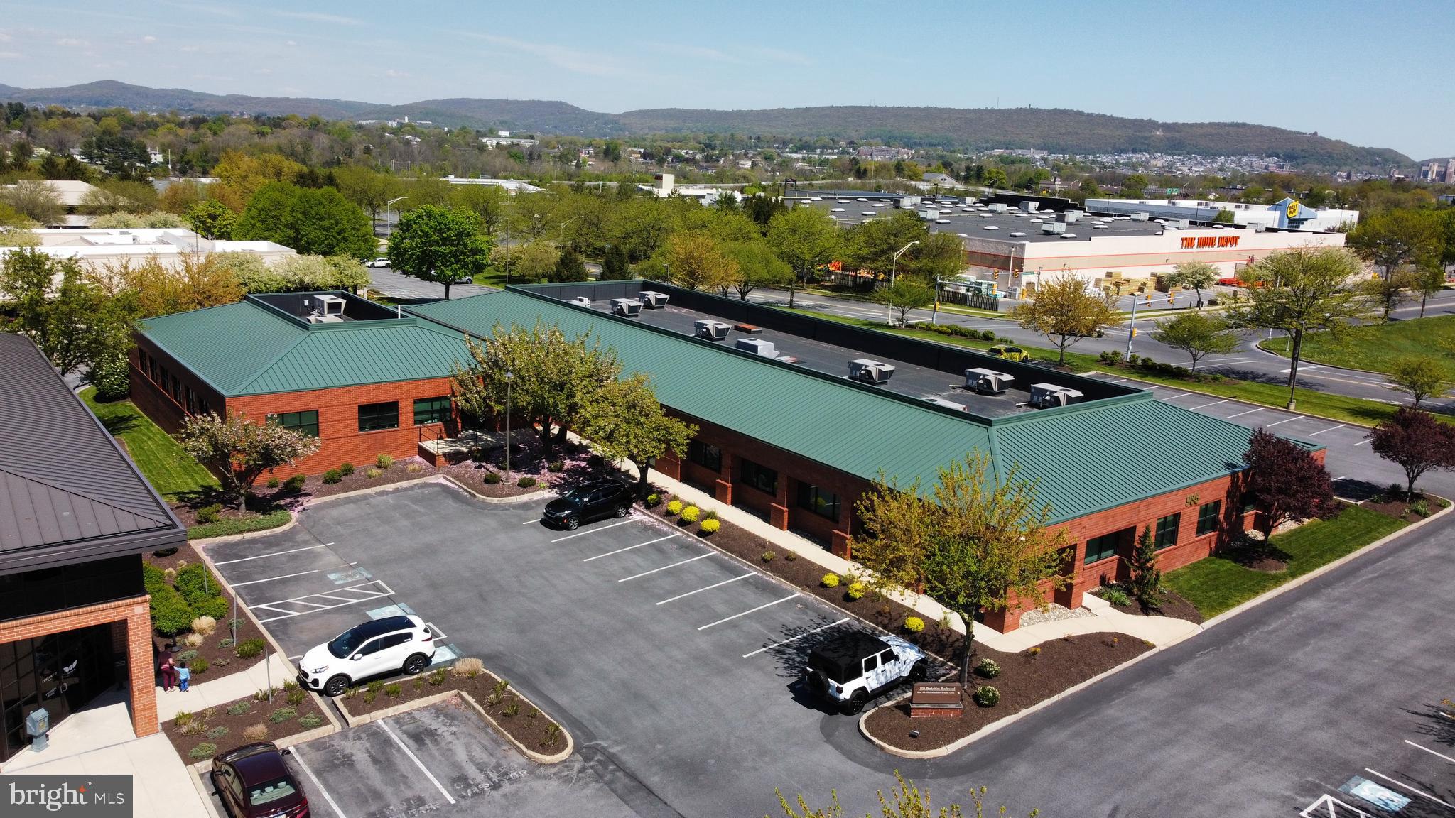 WYOMISSING - Commercial Sale