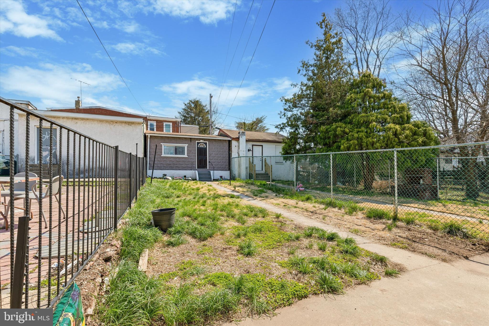 NORRISTOWN - Residential