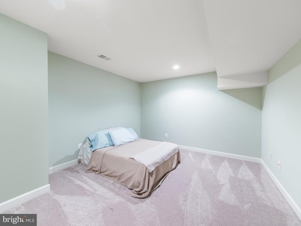 LAURENWOOD ESTATES - Residential