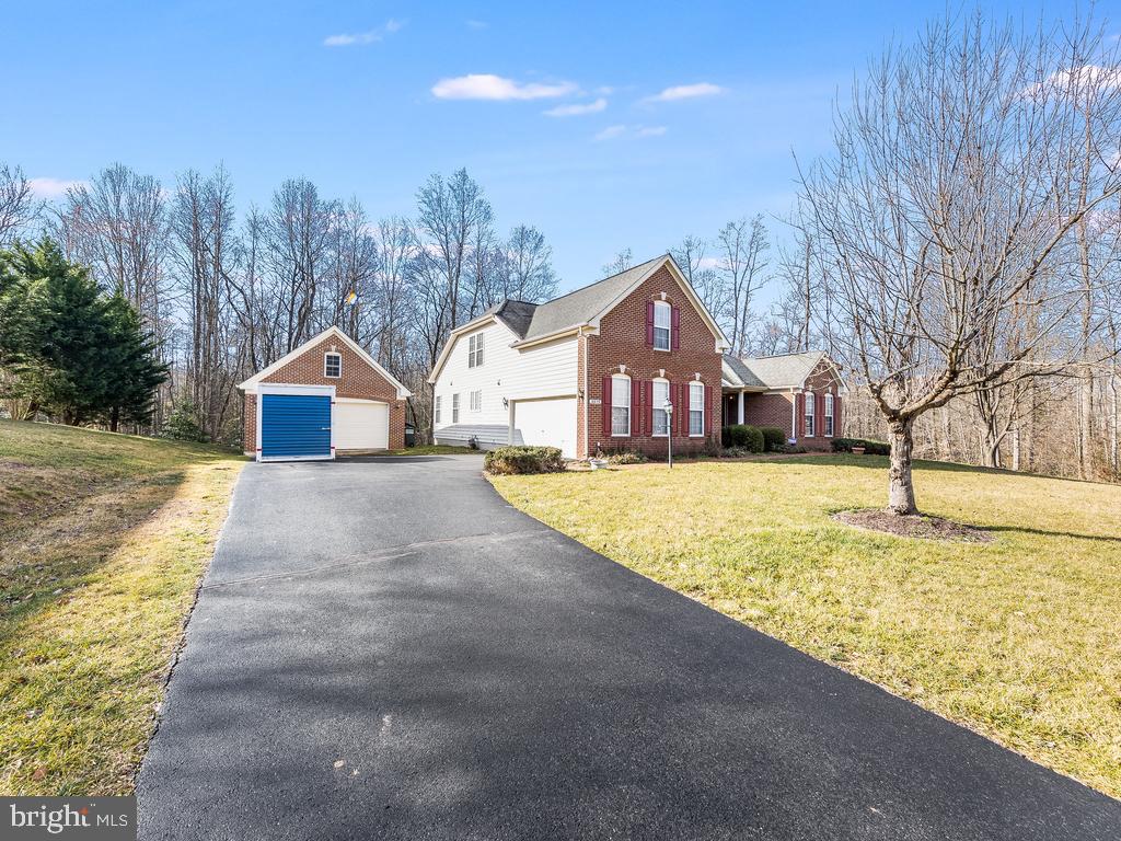 LAURENWOOD ESTATES - Residential