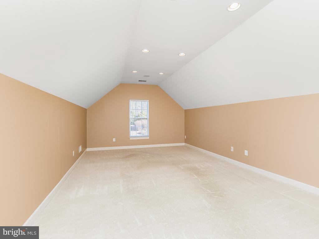 LAURENWOOD ESTATES - Residential