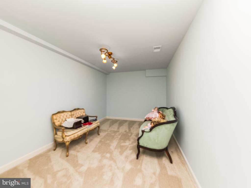 LAURENWOOD ESTATES - Residential