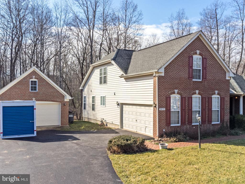 LAURENWOOD ESTATES - Residential