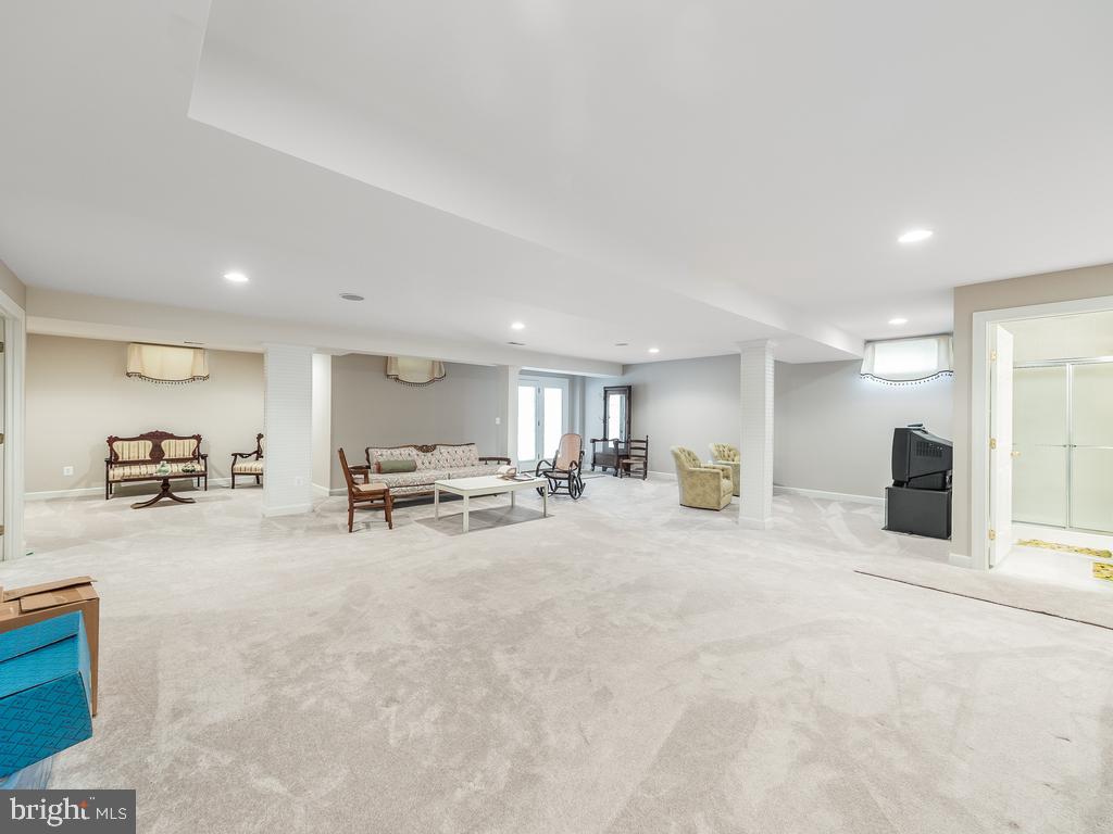 LAURENWOOD ESTATES - Residential