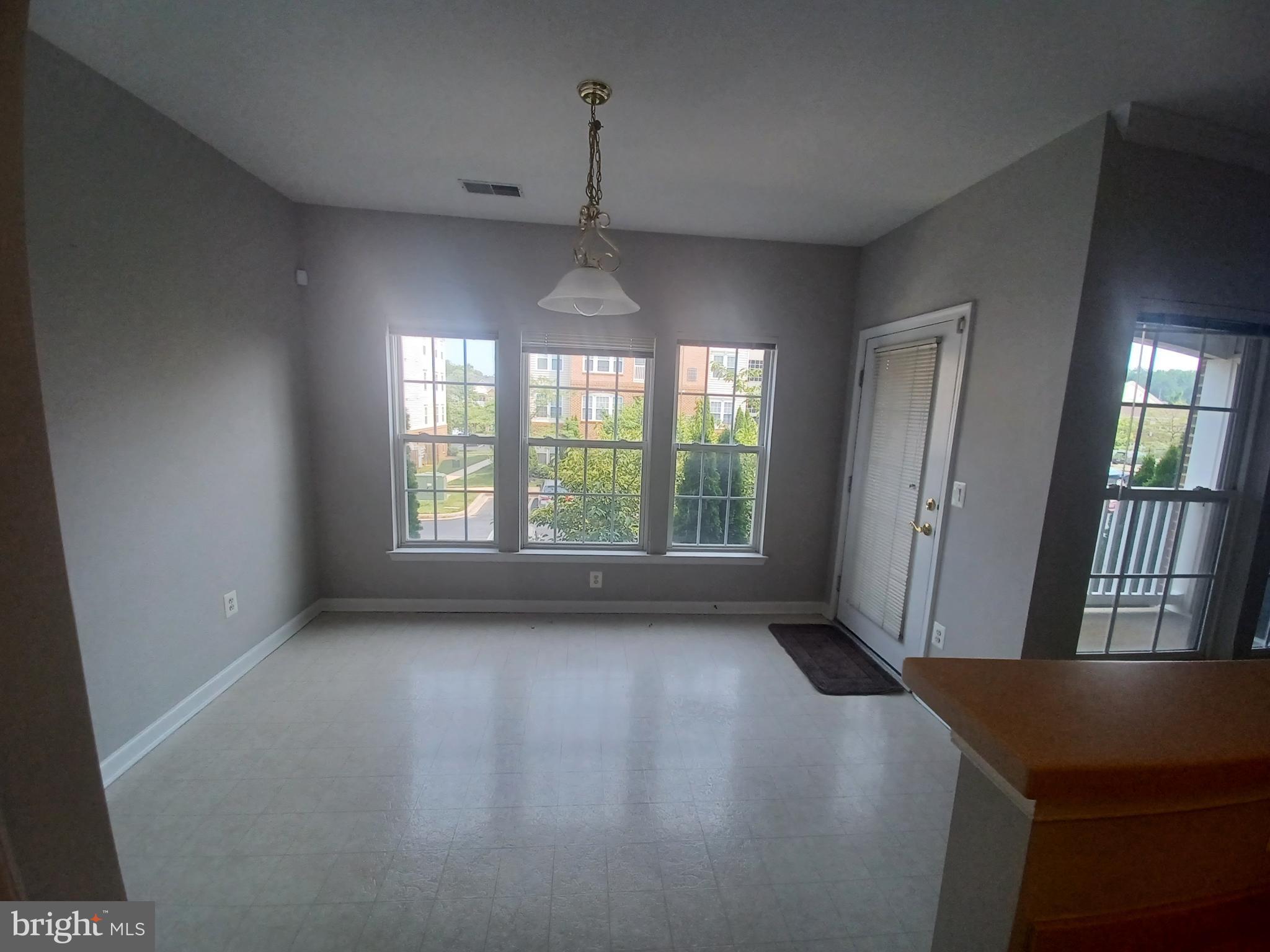 HEARTHSTONE AT VILLAGE CREST CONDOMINIUMS - Residential Lease