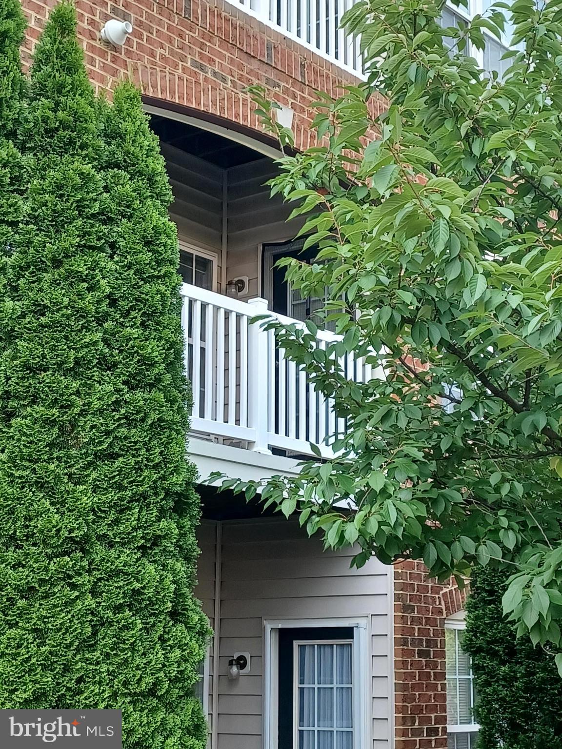 HEARTHSTONE AT VILLAGE CREST CONDOMINIUMS - Residential Lease