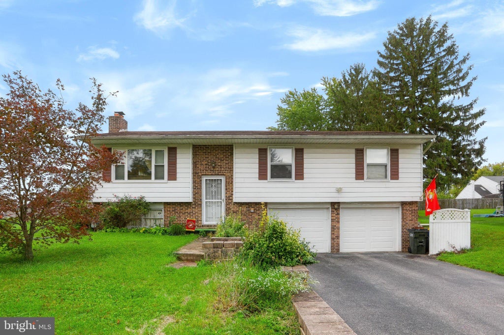 Photo of 2708 Sunset Lane, YORK, PA 17408 (MLS # PAYK2113640)