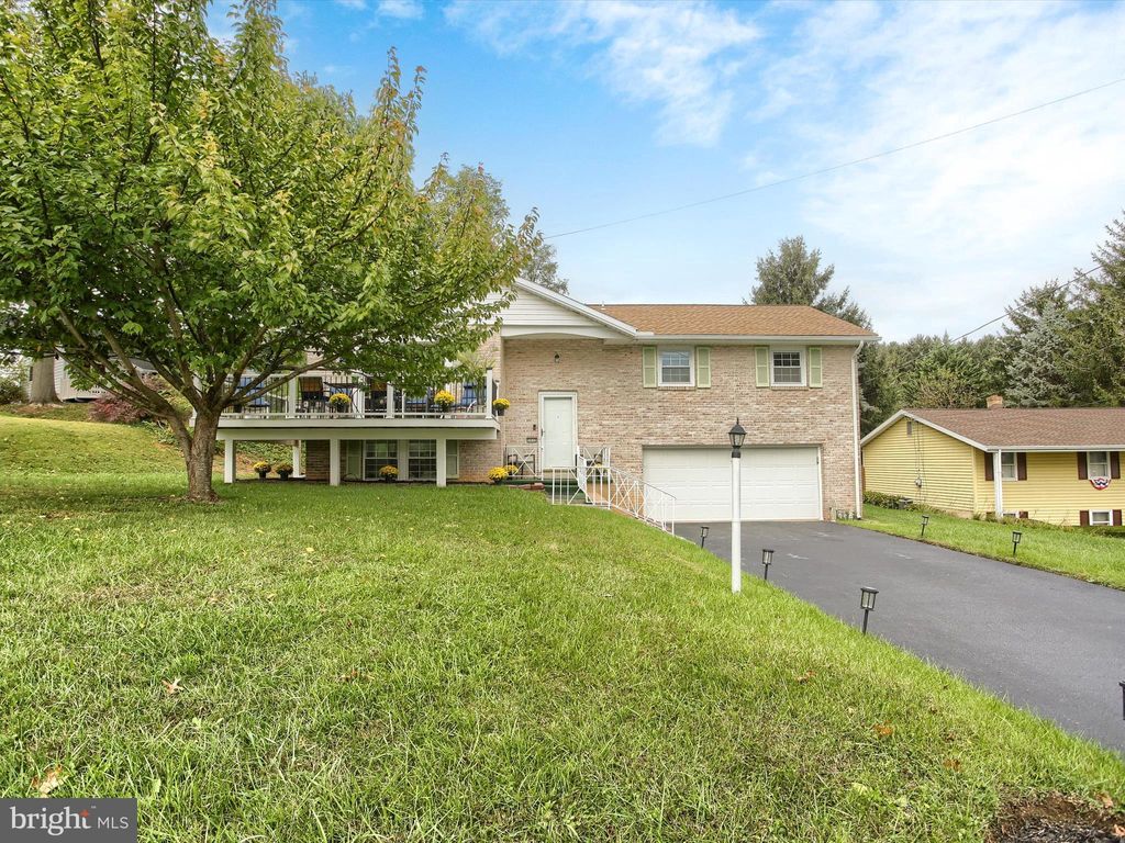 Photo of 5030 Lilac Lane, HARRISBURG, PA 17111 (MLS # PADA2050538)