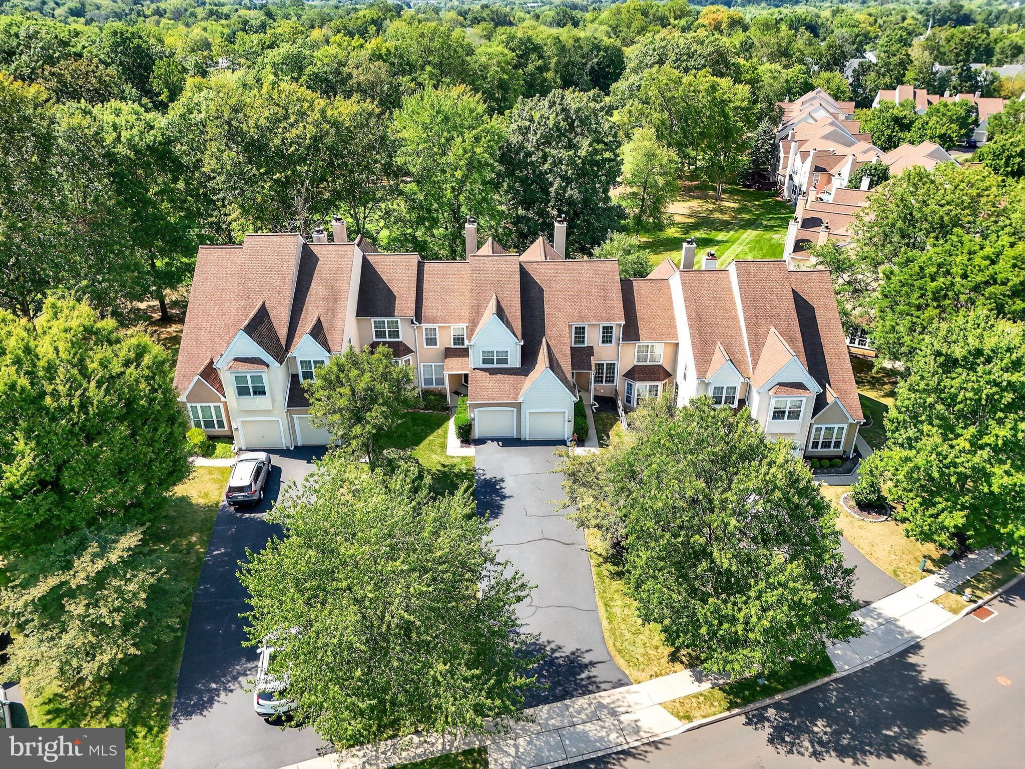 316 COUNTRY CLUB DRIVE