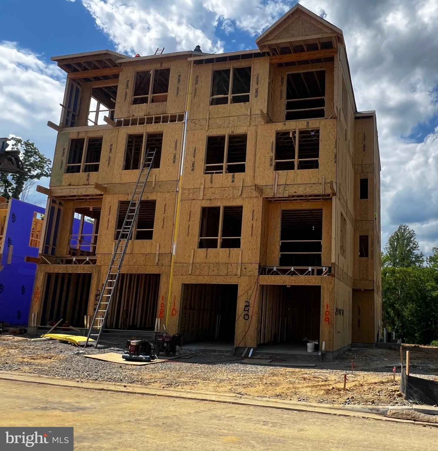 EMBREY MILL - Residential