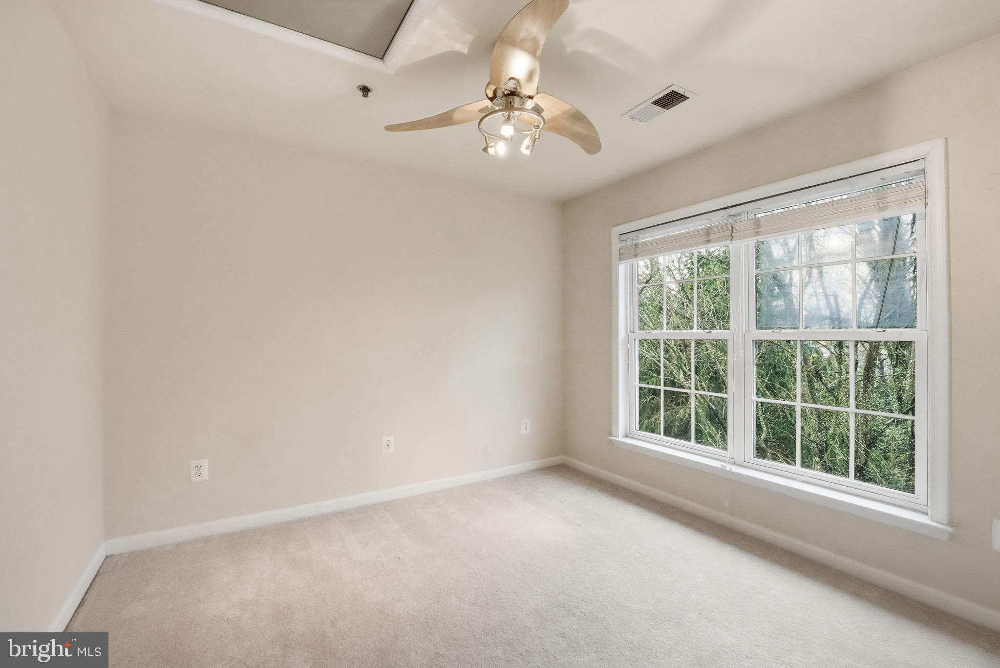 GROVETON WOODS - Residential