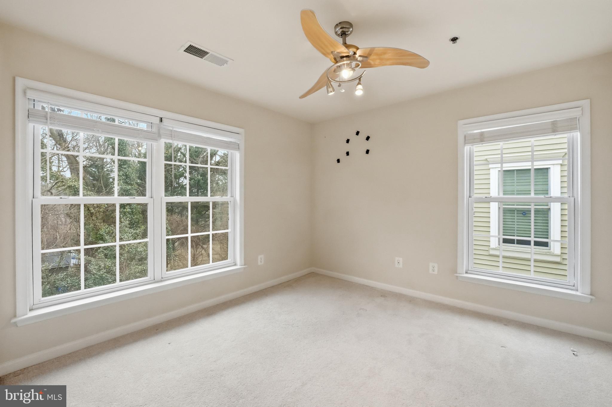 GROVETON WOODS - Residential