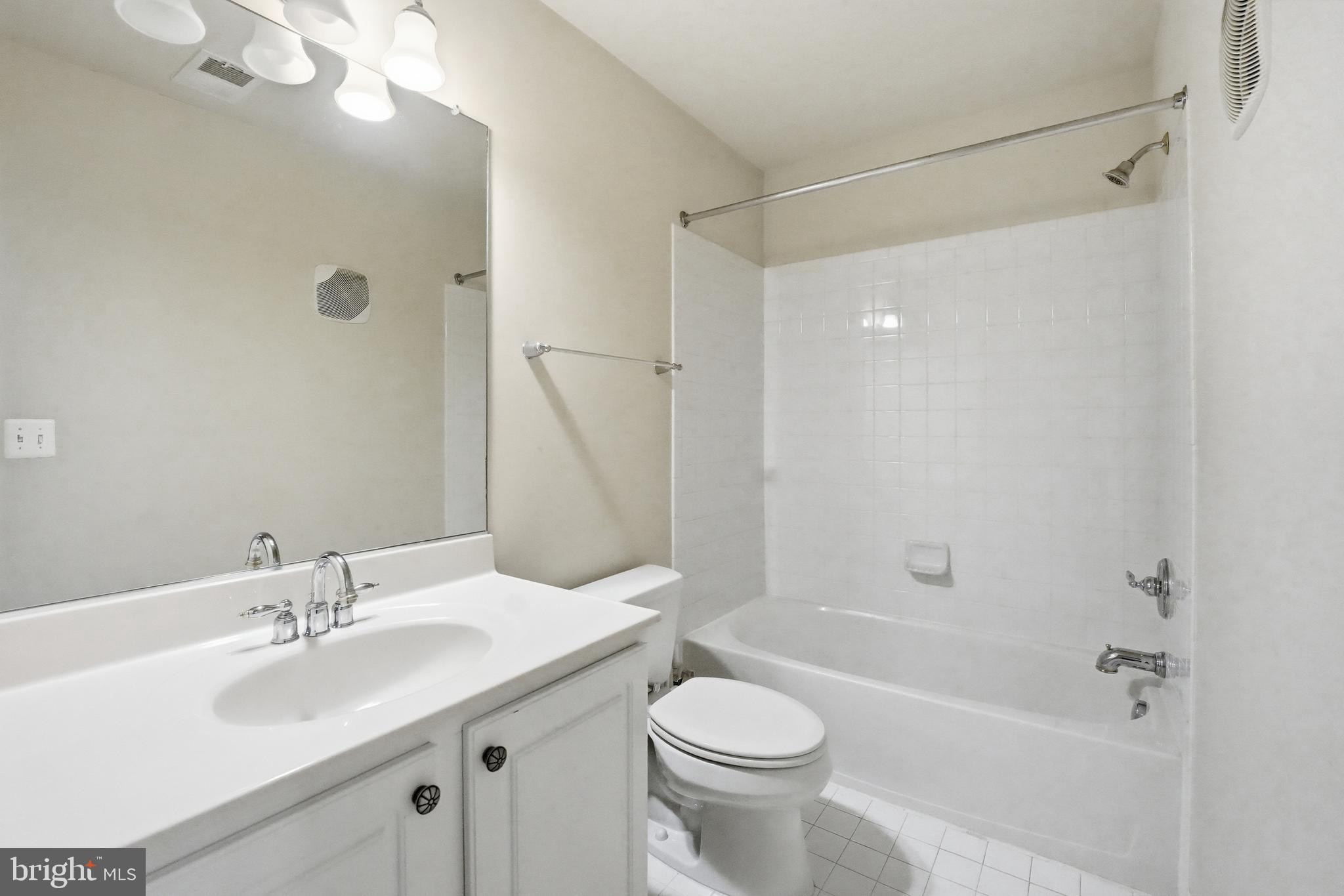 GROVETON WOODS - Residential